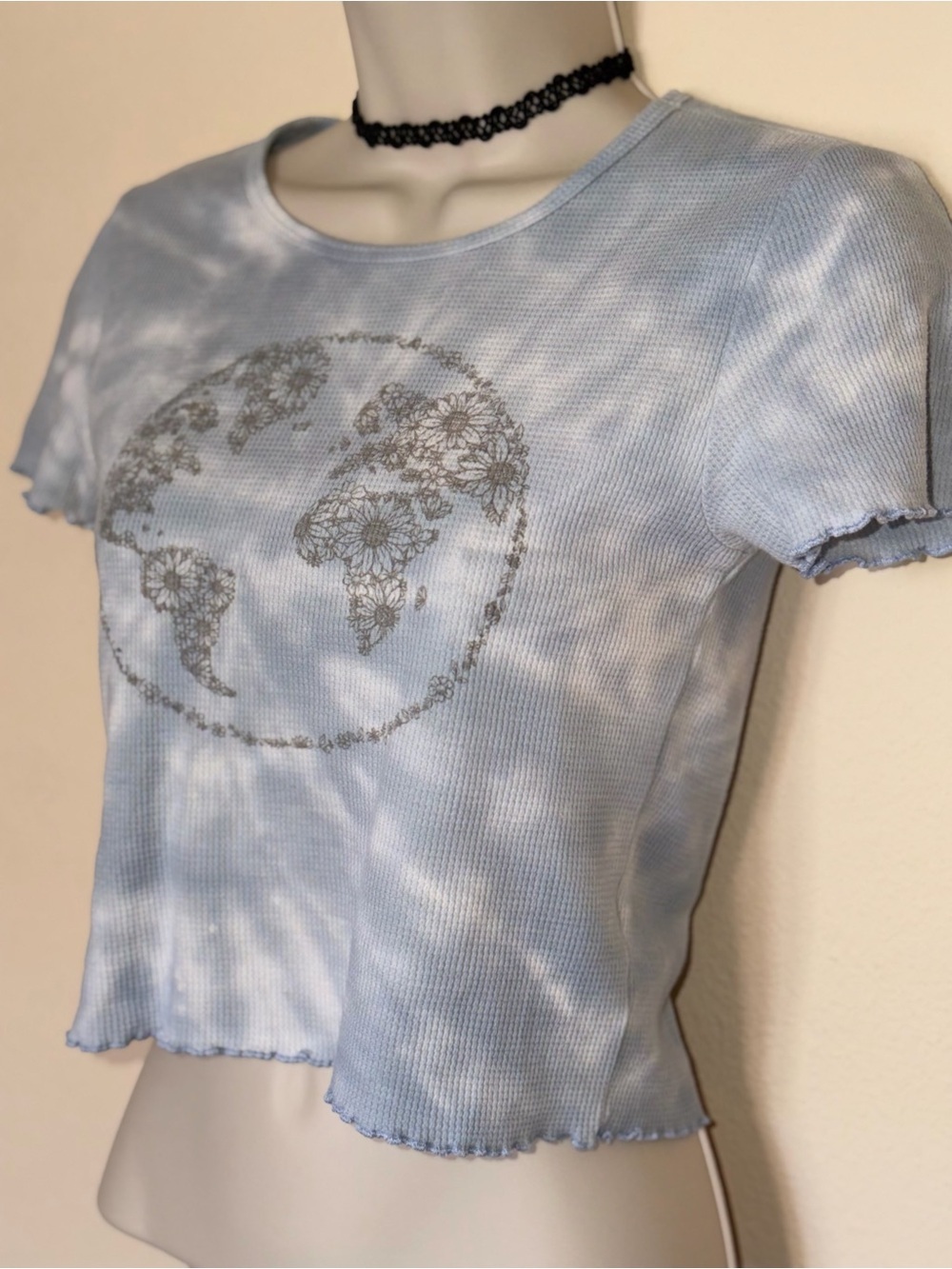 American Eagle Outfitters Light Blue Tie-Dye Floral World Map Ribbed Crop Top